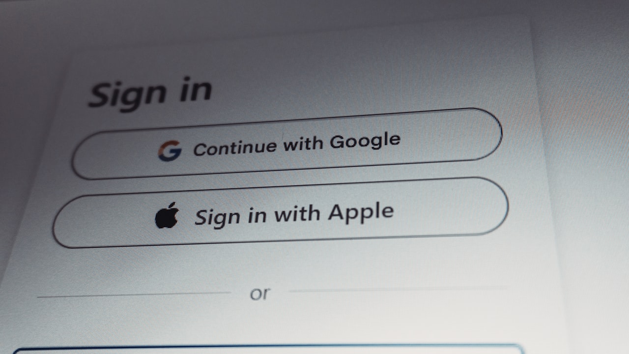 Sign in options with google and apple accounts.